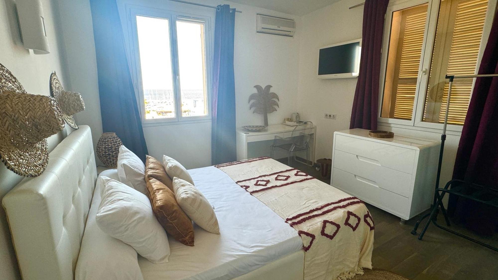 Hotel Les 3 Terrasses Sari-Solenzara Ngoại thất bức ảnh